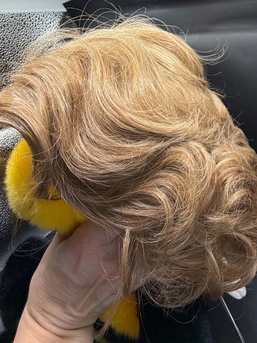 Short Layered Wig in Honey Blonde - Women's Hair Accessory - Picture 4 of 7
